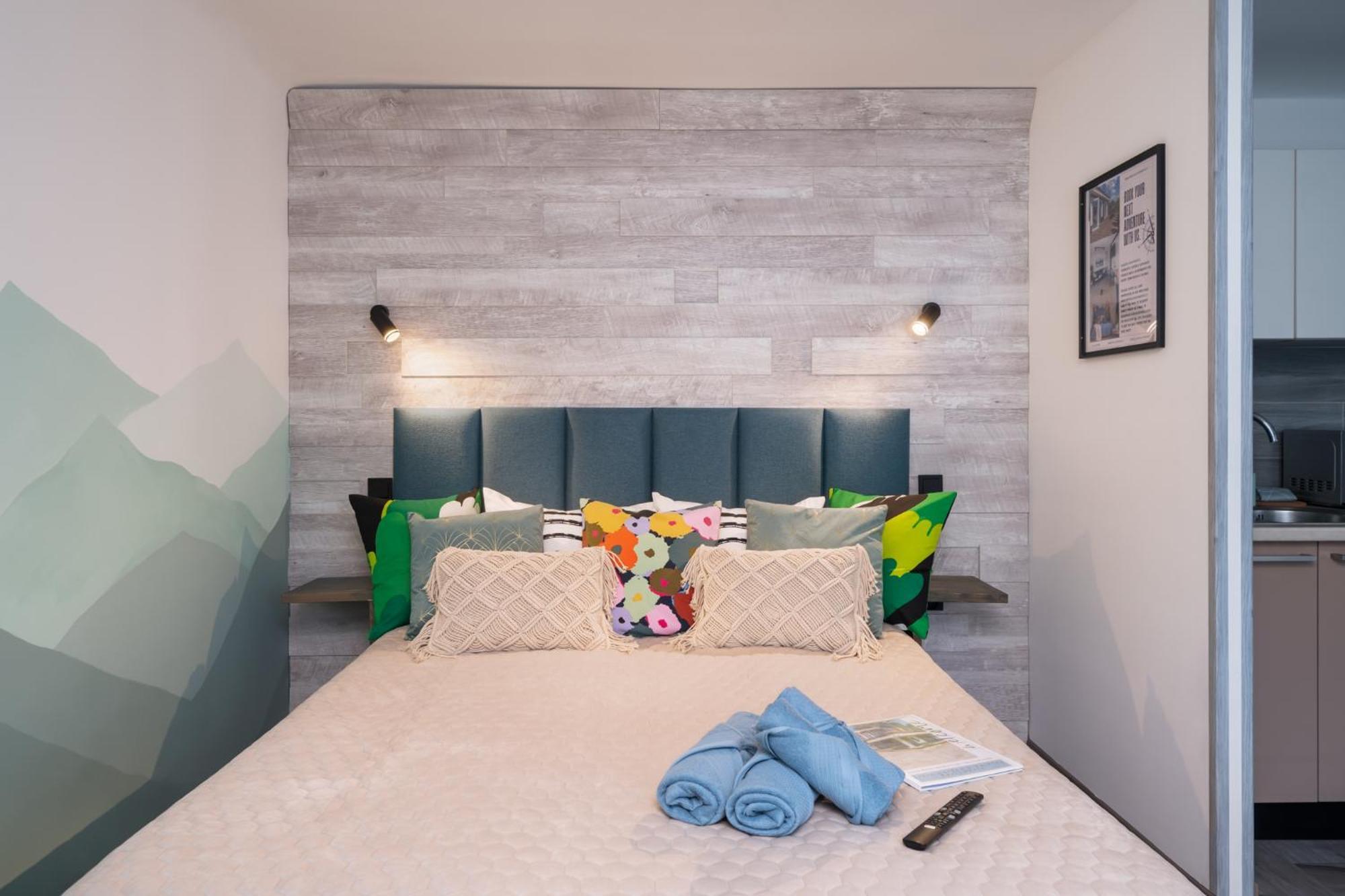 Green Garden & Private Parking Apartments With Playground Riga Esterno foto