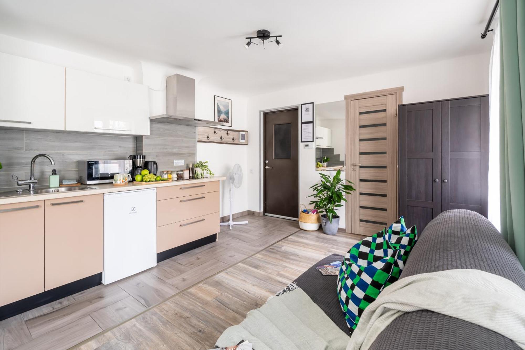 Green Garden & Private Parking Apartments With Playground Riga Esterno foto