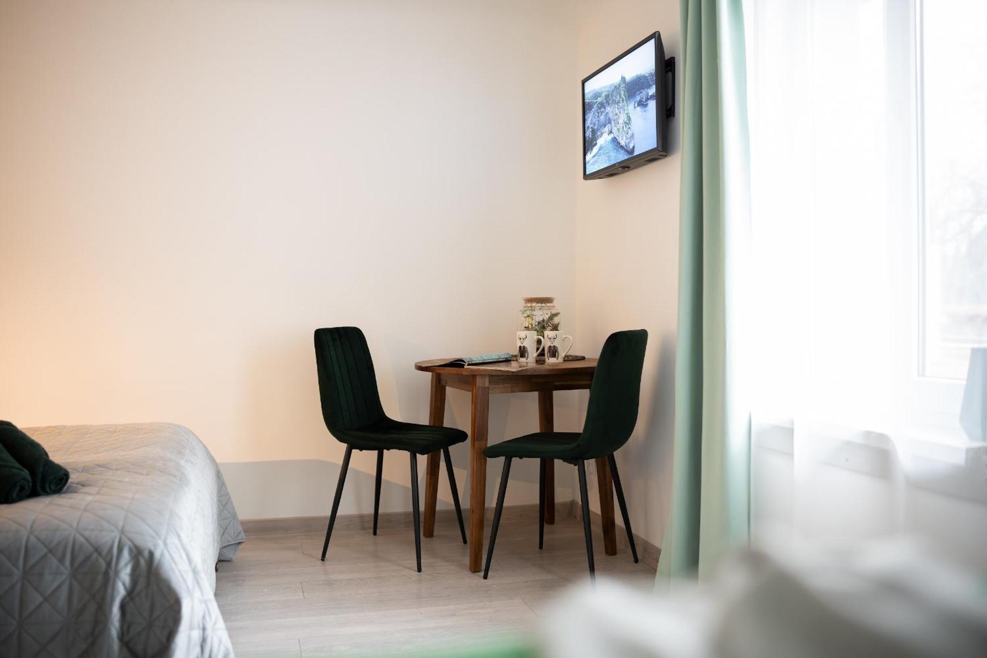 Green Garden & Private Parking Apartments With Playground Riga Esterno foto