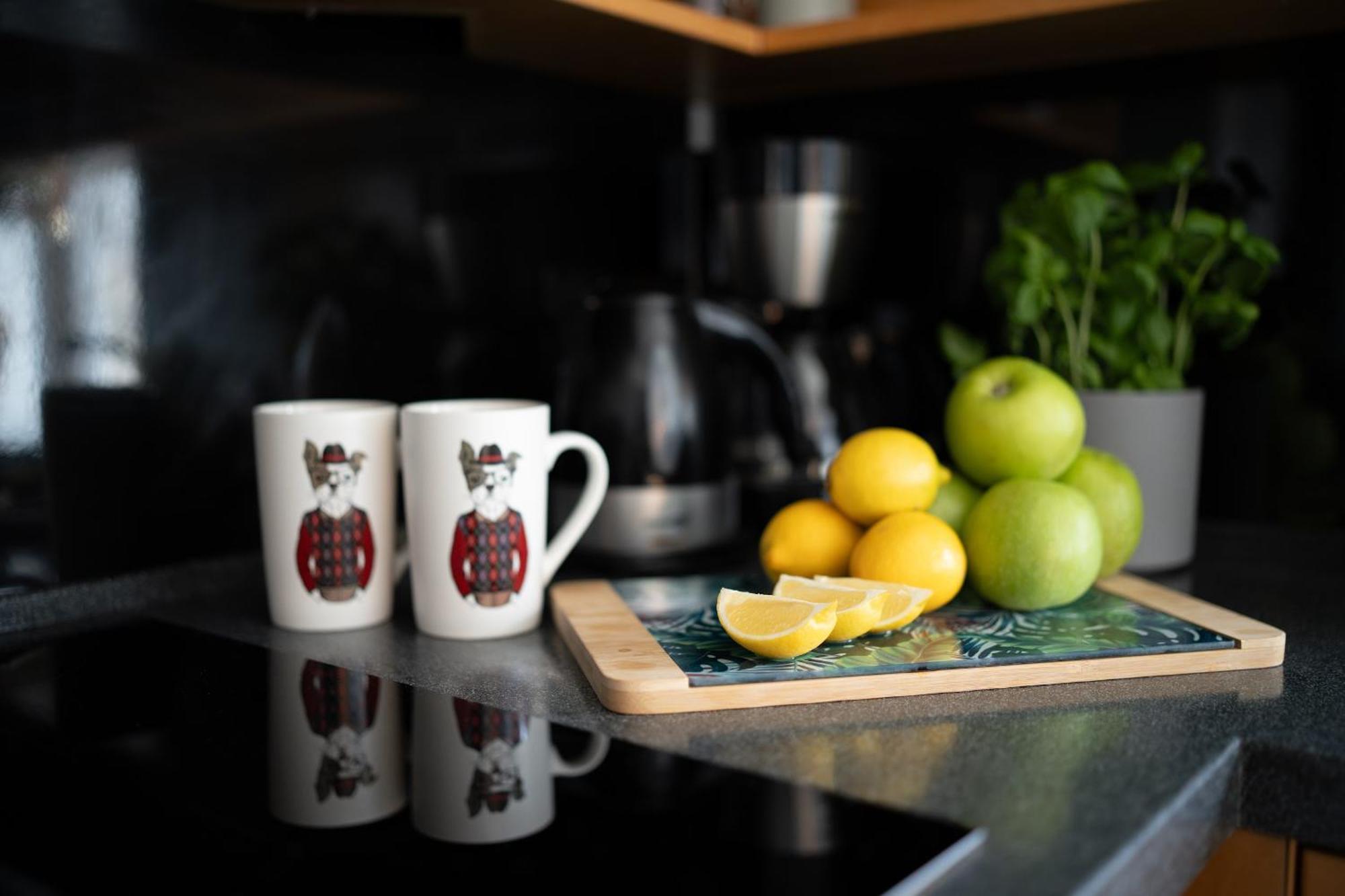 Green Garden & Private Parking Apartments With Playground Riga Esterno foto
