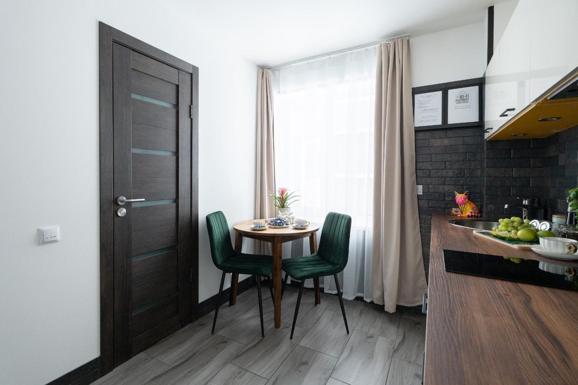 Green Garden & Private Parking Apartments With Playground Riga Esterno foto